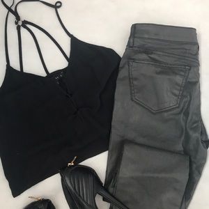 KENDAL AND KYLIE crop top — black